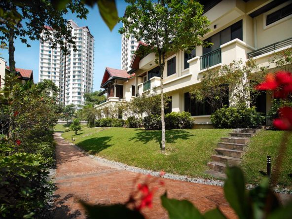 Nadia Parkhomes, Desa ParkCity